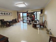 600平超大露台,种菜,种花,养点宠物,在闹市中园您田园梦!