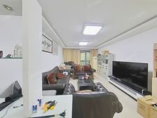 婚房装修!小区中心位置!房东置换诚意出售!看中价格可谈!