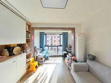 40万精装,新出位置安静,诚心出售,看房方便