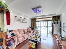 房子是三房两厅两卫的户型,南北全明,采光视野好,欢迎实地看房