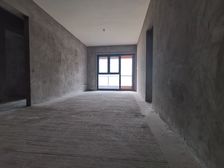 源 南岸区轻轨旁 东南向三居 满二精装高层 90万急售