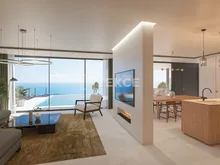 马拉加贝纳尔马德纳 (Benalmádena) 带无边际泳池