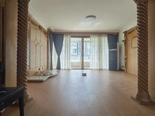 天安花园 中心位置153平大3房,有车位,房东接受市场价