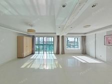 希缺顶楼复式带露台,有车位;不靠马路,看房方便