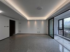 精装洋房 还没入住过 建发和玺一二期 三房