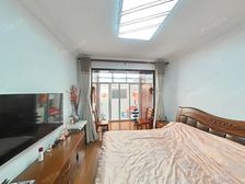 新出 精装修 一楼 两房 房东单独委托 诚意卖