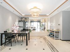 4室2厅荣尊堡国际公寓