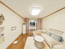 商品房,中间楼层9号顾唐路700米,一梯两户,房东诚意出售,