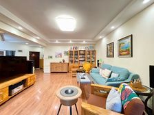 8000多的单价 渝北冉家坝东和春天 精装修四房 朝中庭