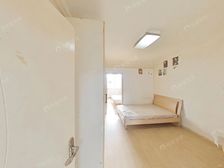 双南2房1厅,有钥匙,看房随时,96年房龄新,紧邻轨交,出行