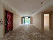 轻轨站旁的精装洋房,全新精装四房,没有家电