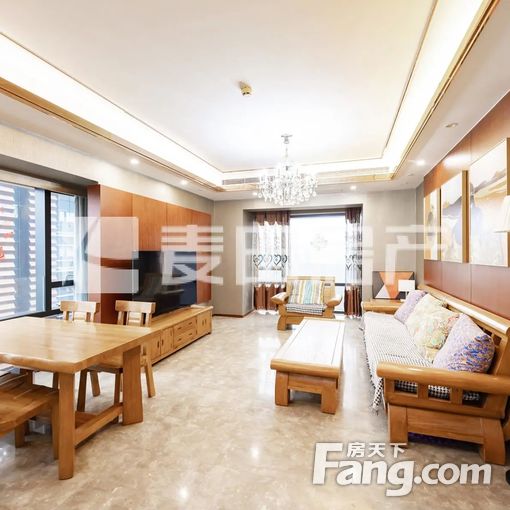 南北通透国锐金嵿4室2厅精装修