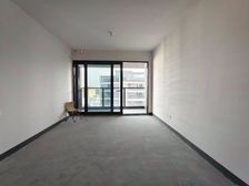 前湾地.铁口:花语次新房!景观毛坯大三房 带车位 诚售