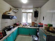 东城花园五村 3房 900000.0 不满两年