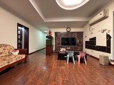 渝中区 江都怡园 三房 190万