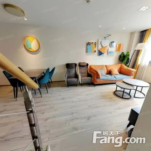 金茂湾二期复式116平套二厅双卫全套家具家电拎包入住