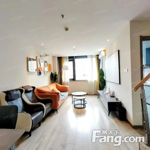 金茂湾二期复式套二家具家电齐全领包入住