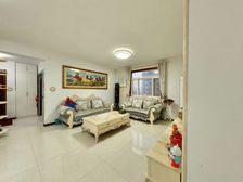 近广泰门,位置好,人车分流