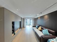 前滩太古里旁,06年商品电梯房小区,飞机大三房,精装修几十万