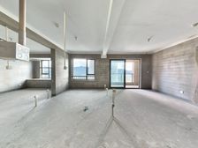 近高速路口 业主诚心卖 次新小区
