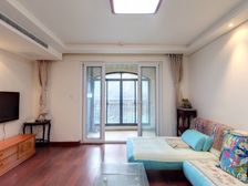 万科物业经典三房,边套采光好,近地铁 交大华师大,欢迎品鉴。