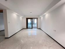 南北通透保利达江湾城4室2厅精装修