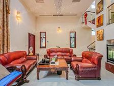 龙湖蓝湖郡东岸,位置安联排别墅端户,视野好,带200平米花园