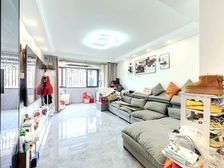 近地铁,近恒越广场,三房两卫,中间楼层,30w精装修,采光好