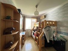 盛世天骄,精装四室,带两个车位,诚心出售,价位可谈