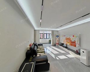 良乡中心区中层精装三居南北通透,紧邻良乡一晓,超市银行菜市场