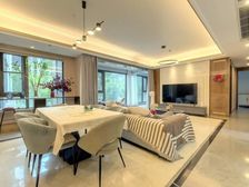 龙湖梵悦台 4室1厅 西南