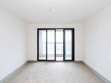 衡麓世家 4室2厅 毛坯一梯一户 中上楼层 正衡28年可用