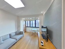 中羊空调,精装修自住,保养非常好,送阁楼。看房随时