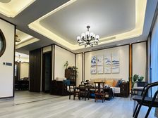 荣安山语湖苑 正南朝向 中式风格装修豪华保养好 房龄新