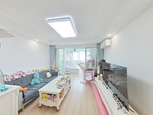 大上海国际花园伦敦园 正南朝向 近医院 高绿化