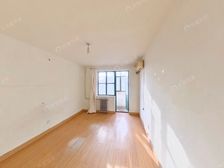 花家地西里一区南北两居室诚心出售看房随时