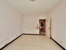 此房满五,楼层好采光全阳面配套齐全,交投便