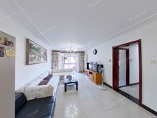 望京·金隅丽港城三居室,双卧朝南,有2个阳台,居住舒适。