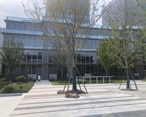 新出 独栋 大小面积都有 西站旁 带花园露台 通燃气上下水