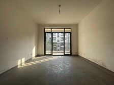 新上急售:户型好,采光好,黄巾楼层,纯毛坯,满五税少!