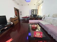 南北通透沿湖北区3室2厅精装修