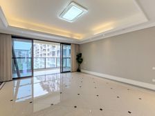 西派城D区 4室2厅 东 东南