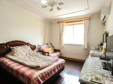 658弄的,2000年房龄,中星开发,靠河,板房,诚售