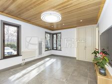 使用130平,下跃户型,东边户,双卫格局,精装拎包住,带车位