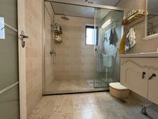 龙头寺轻轨站门口,精装修2房,业主急售