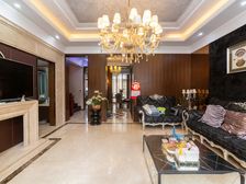 边户联排!带大院子!绿地世纪城别墅区 5室2厅 精装修保养好