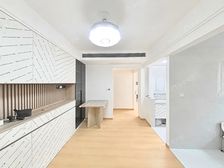 新出,中间楼层,精装修带中.央空调,位置好,看房有钥匙