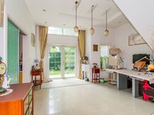 地铁200米的联排边套,徐汇旁,花园大户型好,诚售,欢迎品鉴