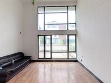 满5年 产权清晰 带车库 带花园 带大露台 位置好 欢迎品鉴