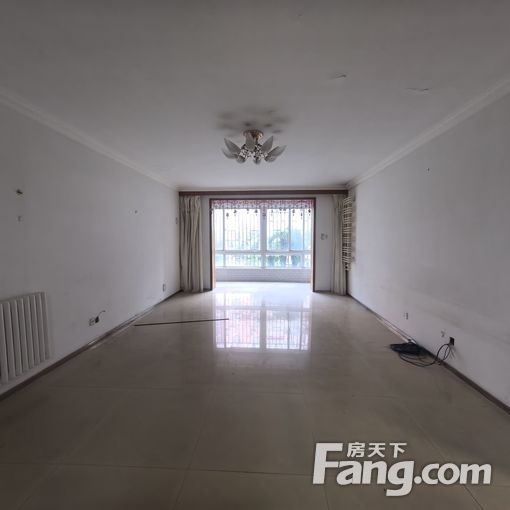 美丽家园 3室2卫2厅 118.59平简装修 2300元/月